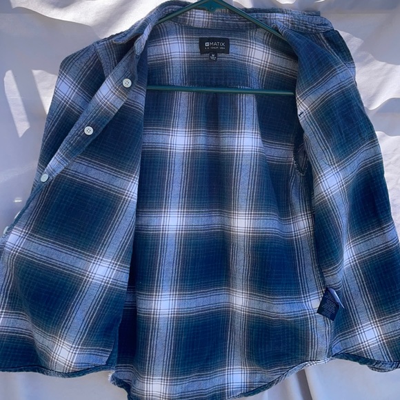 Boy’s M Matix Shirt - Picture 2 of 8
